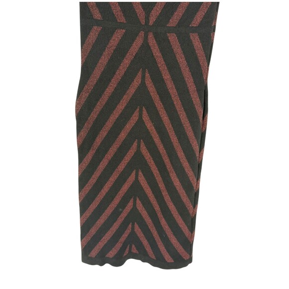 Max Studio Chevron Print Bodycon Dress Size XS Black Red V-Neck Sleeveless Knit - Picture 9 of 11